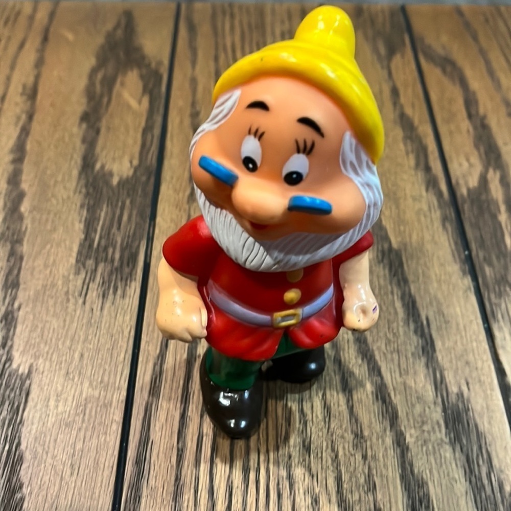 Disney plastic figure 💙